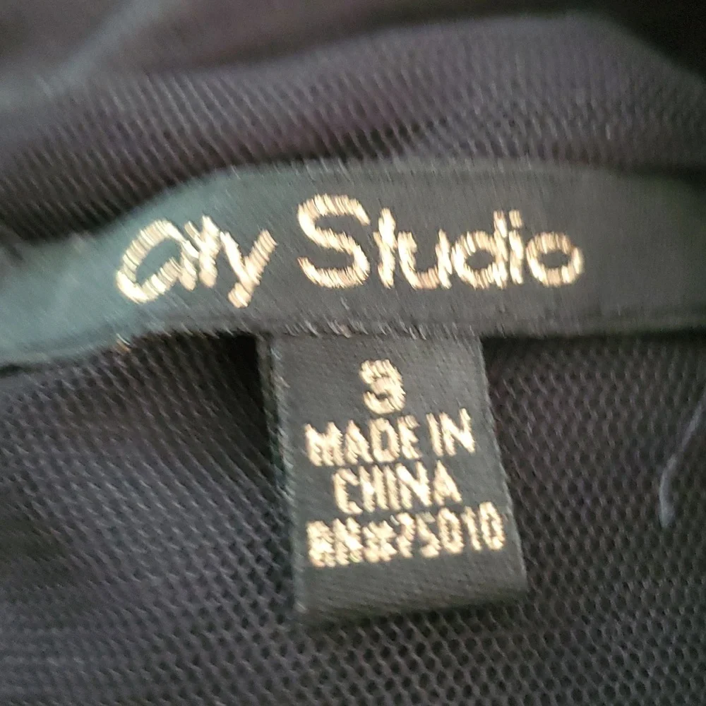 NWOT  City Studio midriff back lace up top. - Picture 10 of 10